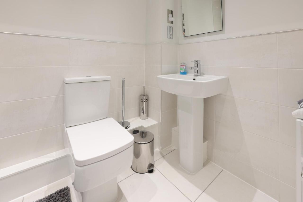 Southbank Leeds Apartment. New! With Free Parking Extérieur photo