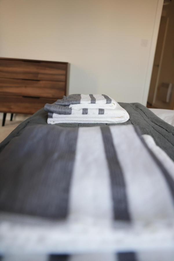 Southbank Leeds Apartment. New! With Free Parking Extérieur photo